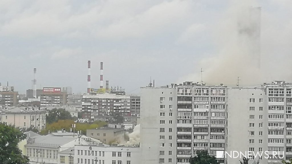 Новый День: В Екатеринбурге тушат пожар на хлебокомбинате Смак (ФОТО)