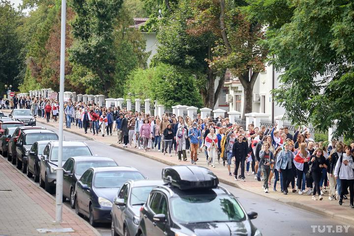 Новый День: ОМОН гоняется за студентами и преподавателями вузов по всему Минску