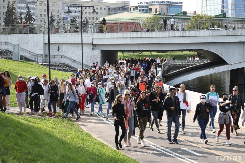 Новый День: Женский марш в Минске: милиция задерживает участниц протеста