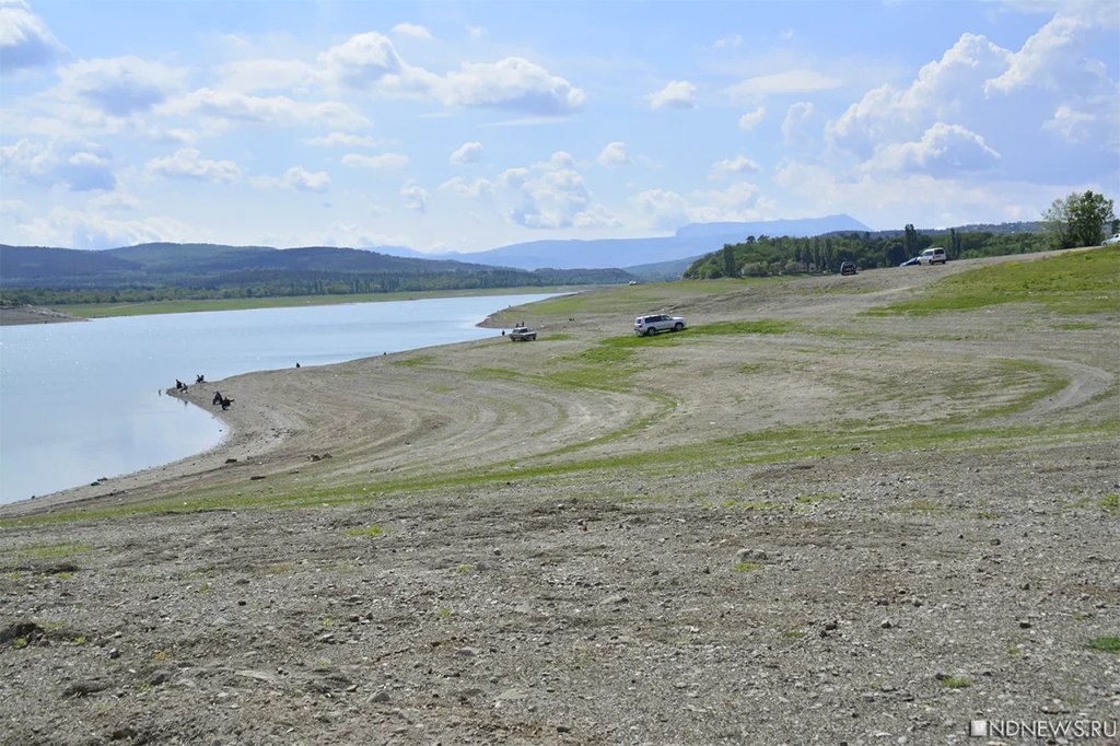 Новый День: Хроника засухи: как отступала вода в Симферопольском водохранилище (ФОТО)