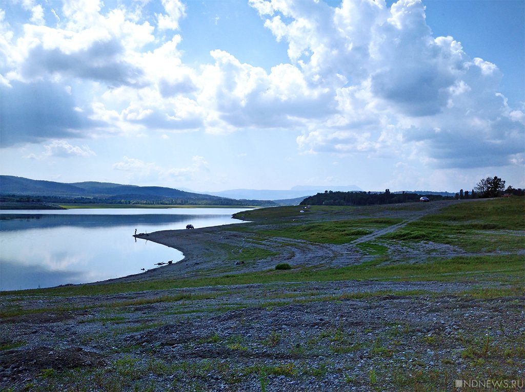 Новый День: Хроника засухи: как отступала вода в Симферопольском водохранилище (ФОТО)