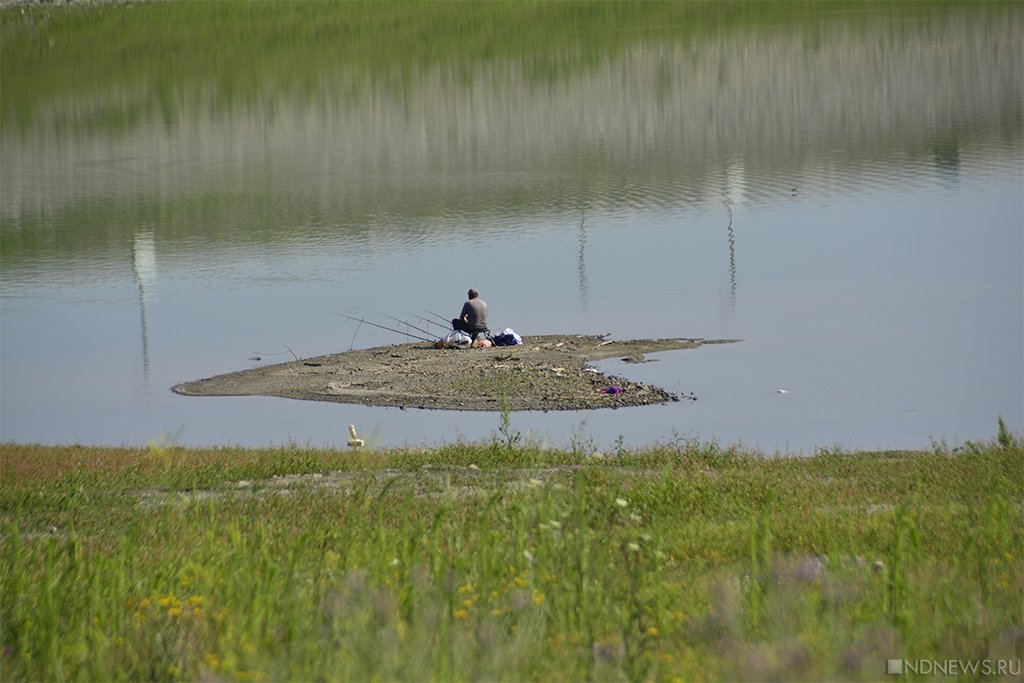 Новый День: Хроника засухи: как отступала вода в Симферопольском водохранилище (ФОТО)