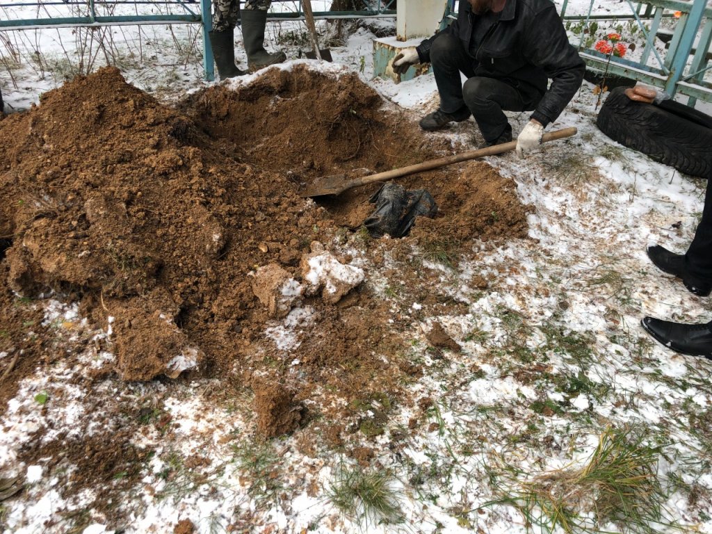 Новый День: Похоронщик из Нижнего Тагила убил приятеля и спрятал тело на кладбище (ФОТО)