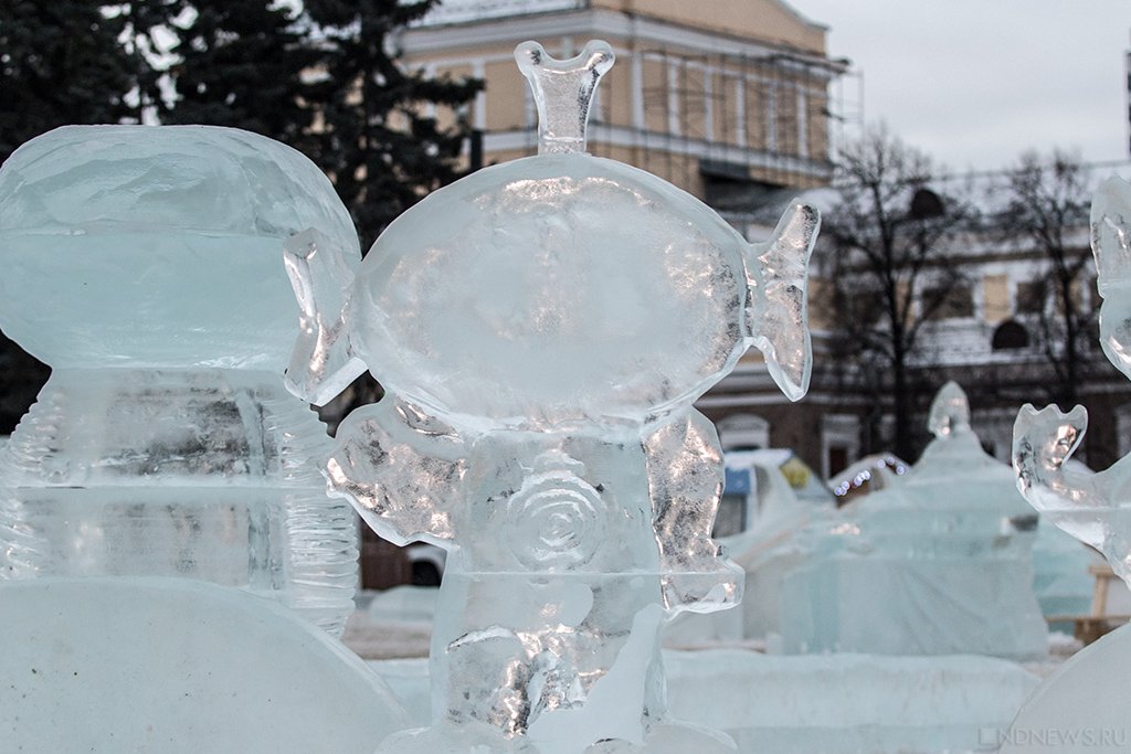 В Челябинске начали демонтаж главного ледового городка