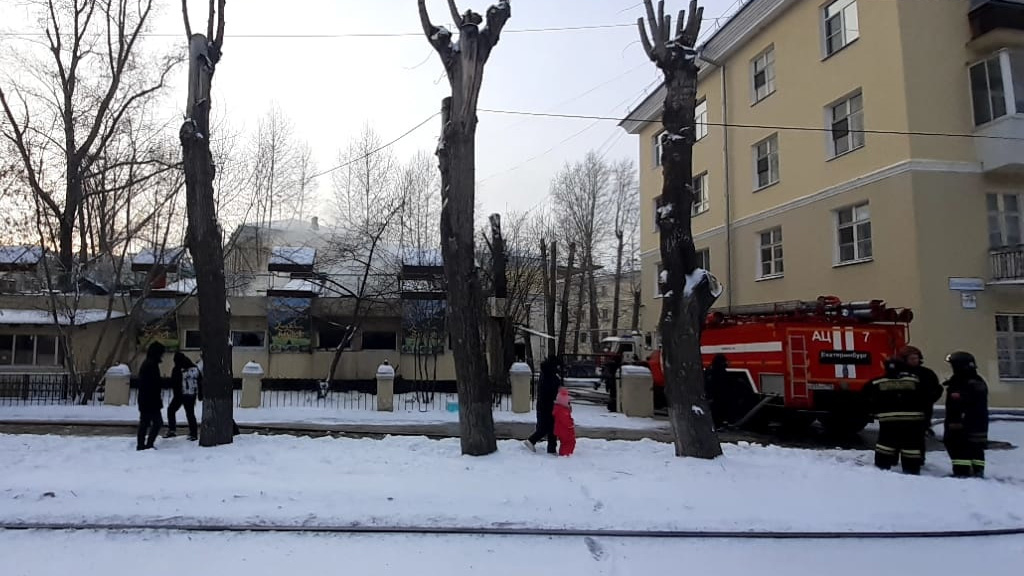 Новый День: На Старой Сортировке сгорела чайхана (ФОТО)