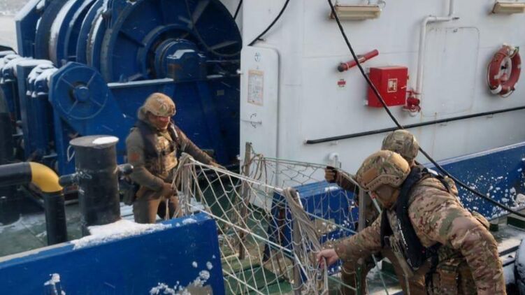 Новый День: СБУ раскрыла схему тайной переброски моряков из Одессы в Крым