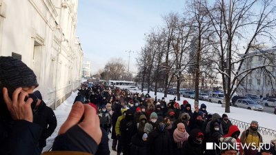 Администрация Екатеринбурга готовится к шествию сторонников Навального: почистят снег и уберут урны с маршрута (ДОКУМЕНТ)