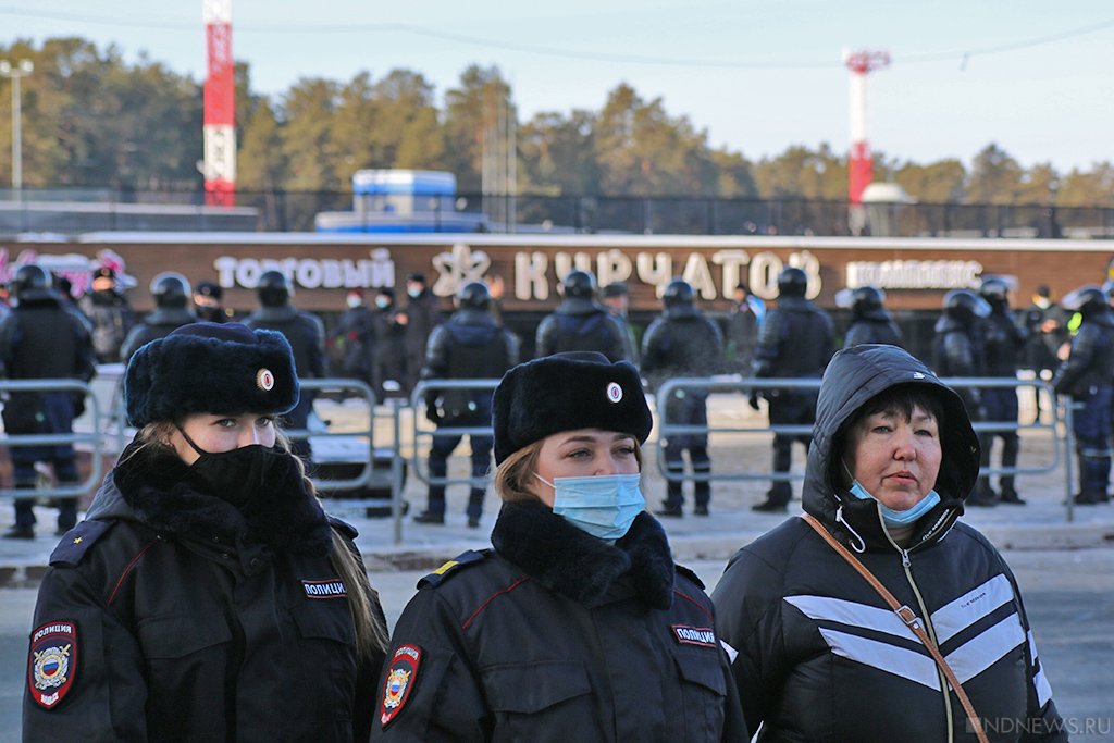 Новый День: Раз, два – побежали: Челябинск еще никогда не видел так много силовиков и таких странных маневров (ФОТО)
