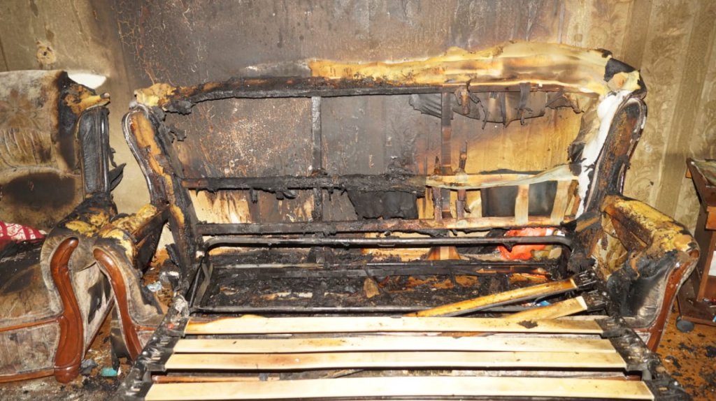 Новый День: В Краснотурьинске две женщины погибли в пожаре. Одна из них курила в постели (ФОТО)