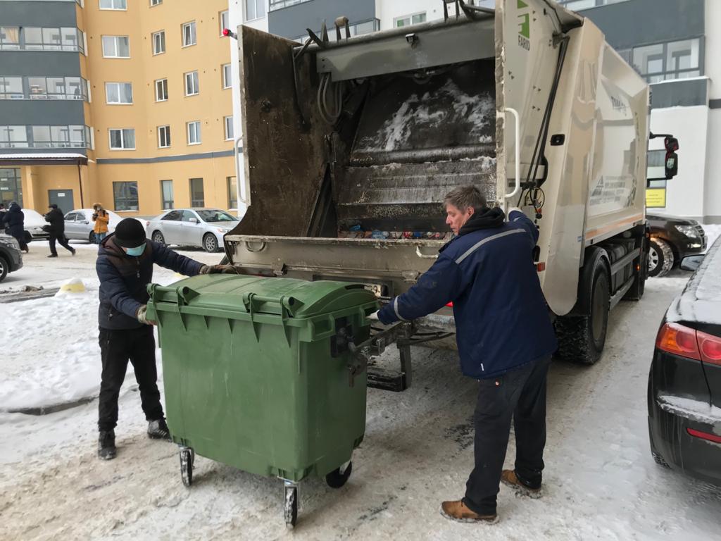 Новый День: В Екатеринбурге раздельно собранный мусор вывозят тремя видами машин (ФОТО)