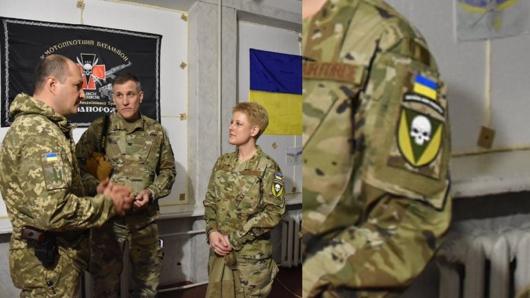 Новый День: Американкий военный атташе нацепила в Донбассе украинский шеврон с черепом и националистическим лозунгом