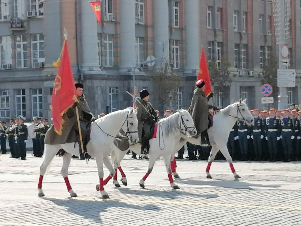 Новый День: В Екатеринбурге прошел парад Победы