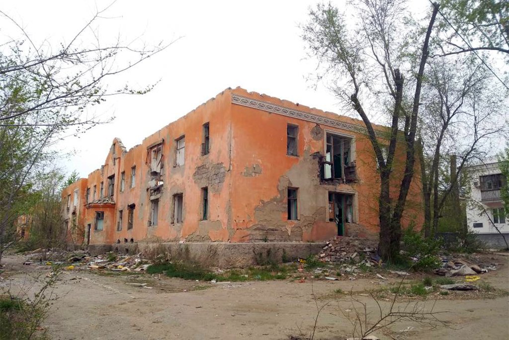 Новый День: Поселок призраков: в Троицке не могут избавиться от руин светлого прошлого (ФОТО)
