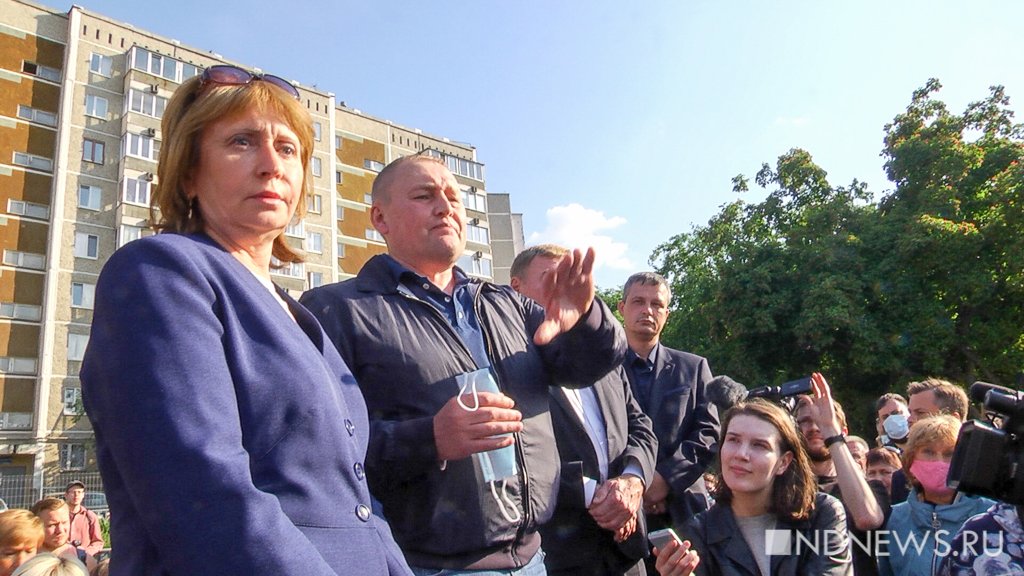 Новый День: Защитники сквера на Опалихинской выбрали инициативную группу для переговоров с властью (ФОТО, ВИДЕО)