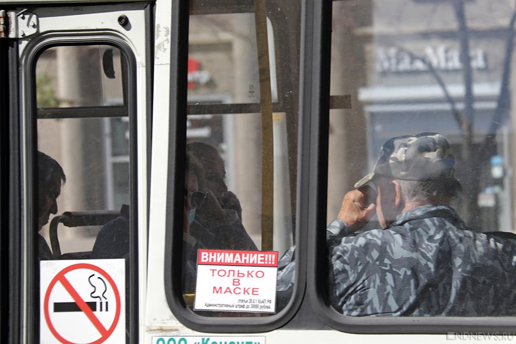 Новый День: В Челябинске искали нарушителей масочного режима в пустых автобусах и ТРК (ФОТО)
