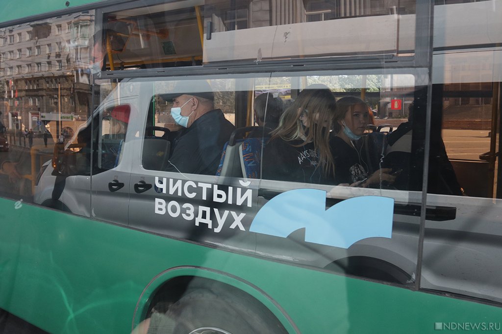 Новый День: В Челябинске искали нарушителей масочного режима в пустых автобусах и ТРК (ФОТО)