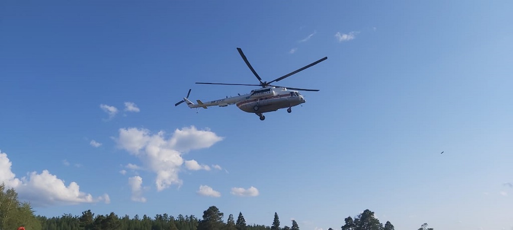 Новый День: В больницу на вертолете: МЧС доставили в Екатеринбург жительницу Ушмы (ФОТО)