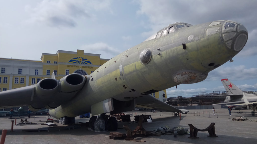 Новый День: Ко Дню ВВС в музее техники выставили 47-метровый бомбардировщик