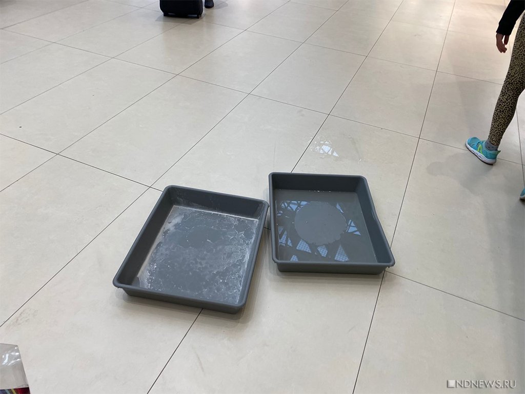 Новый День: Аэропорт Симферополя не выдержал испытания ливнем (ФОТО)