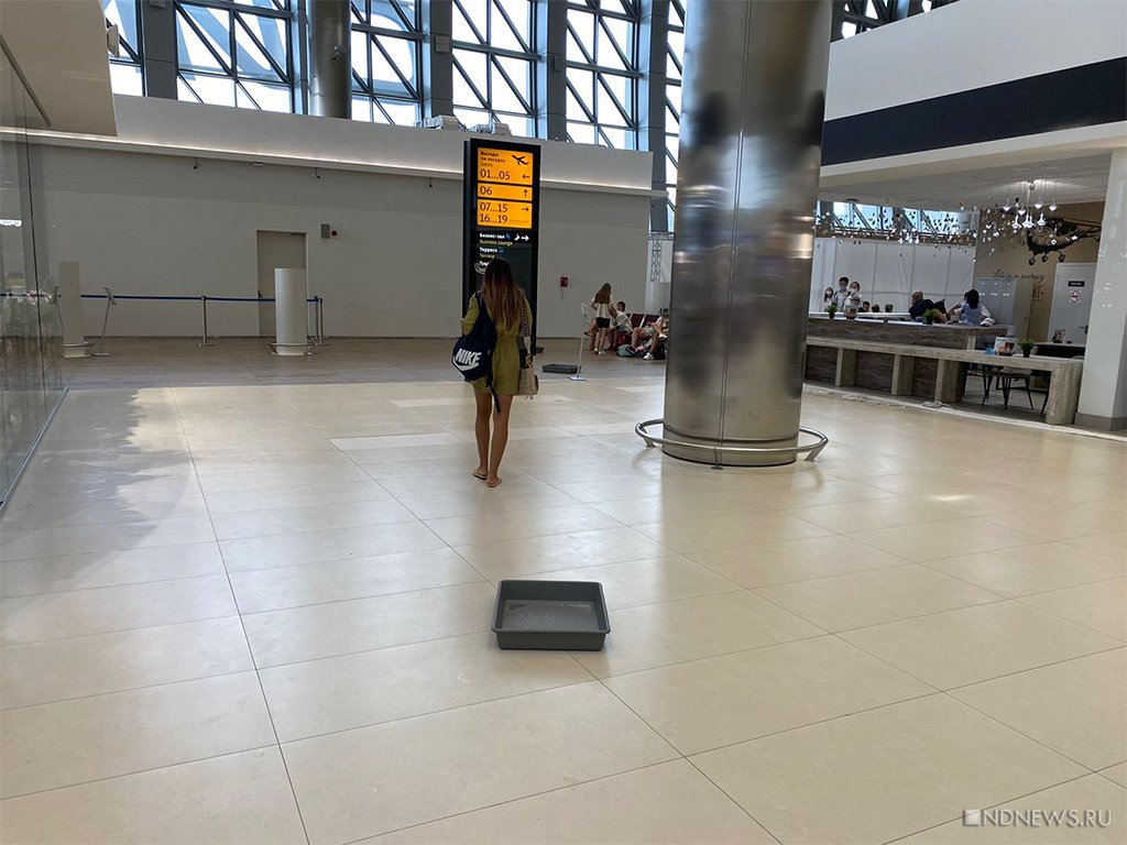 Новый День: Аэропорт Симферополя не выдержал испытания ливнем (ФОТО)
