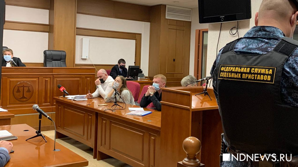 Новый День: Обвиняемый в убийстве бизнесмена депутат Коркин все-таки пришел в суд. Вдова требует усилить ему наказание (ФОТО)