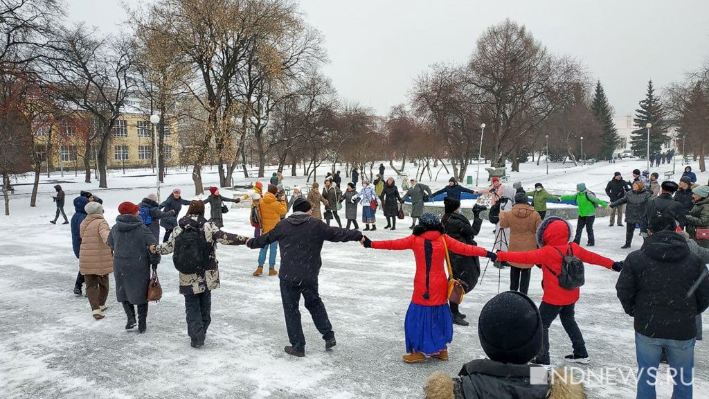Новый День: Вставай, Ильи Муромцы, за землю русскую! Акция протеста против QR-кодов в Нижнем Тагиле собрала 150 человек (ФОТО)