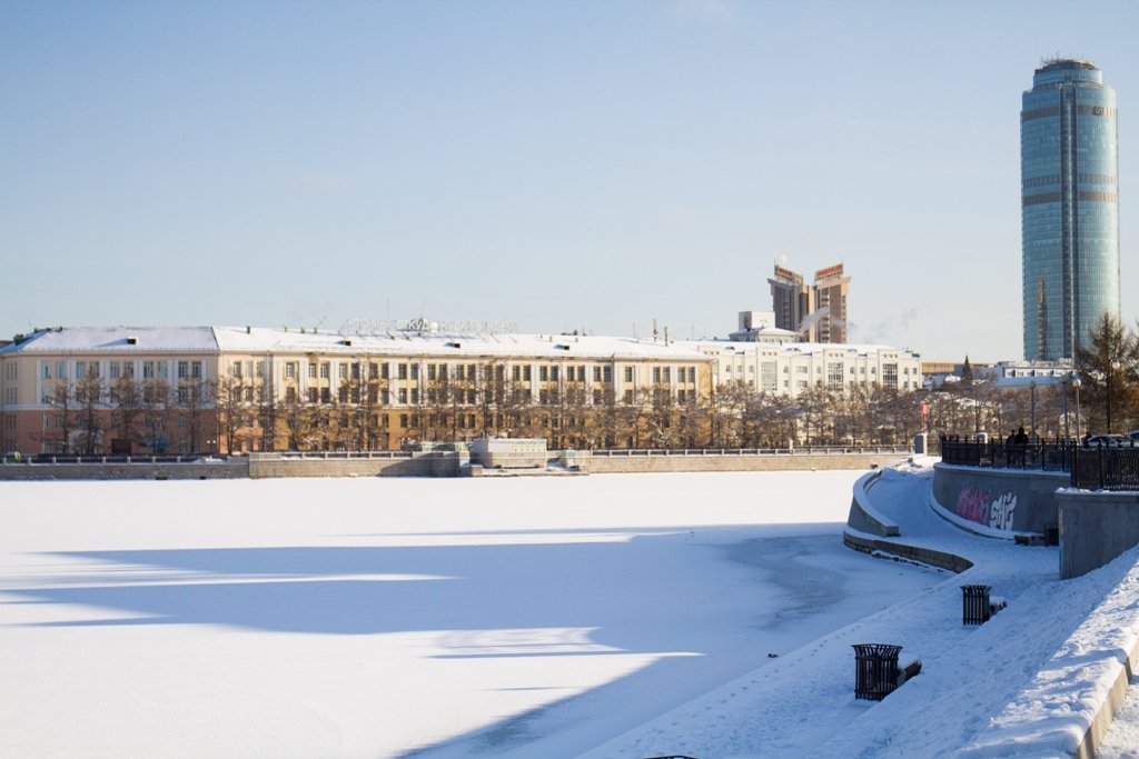 Новый День: В Екатеринбурге поставили вопрос о создании крытого манежа для легкоатлетов (ФОТО)