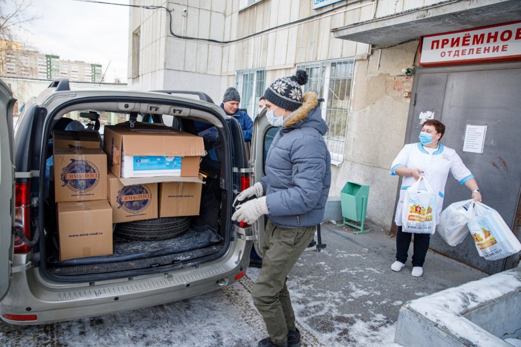 Новый День: Депутаты медфракции ЕГД помогли больницам с оборудованием, масками и средствами гигиены (ФОТО)
