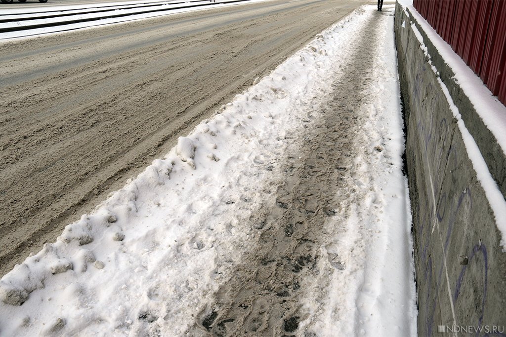 Новый День: В Челябинске дорожники в очередной раз не справились со снегопадом (ФОТО)