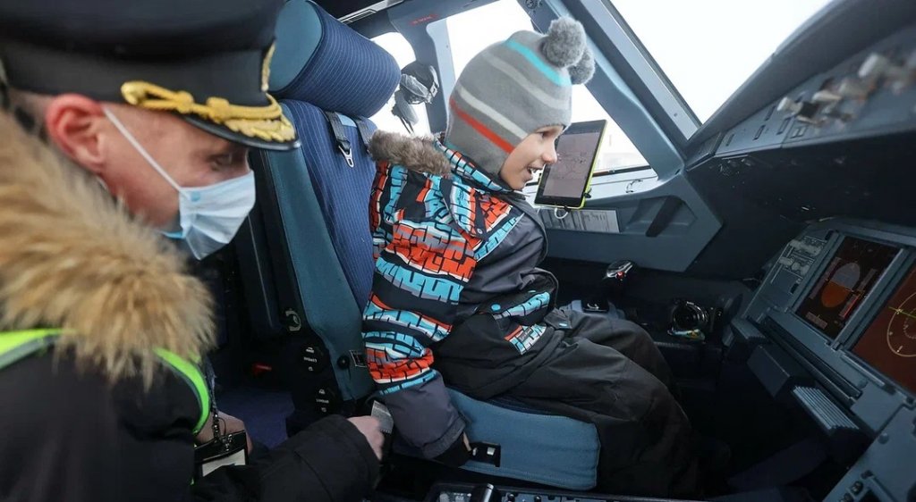 Новый День: Мечта 6-летнего мальчика сбылась благодаря Уральским авиалиниям (ФОТО)