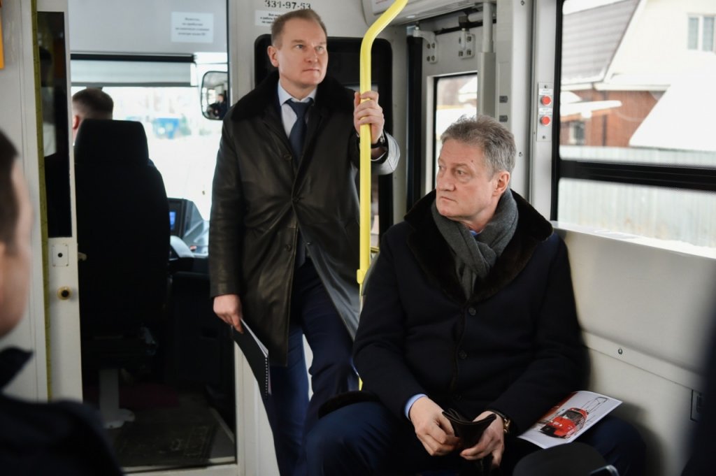 Новый День: Событие просто эпохальное, – губернатор прокатился на первом трамвае в Пышму (ФОТО)
