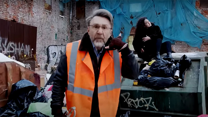 Новый День: Сергей Шнуров выпустил клип о неэффективной работе Смольного этой зимой