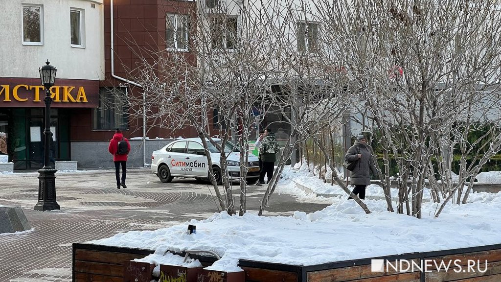 Новый День: В Екатеринбурге снова начали эвакуировать машины – 12 штук в день (ФОТО)