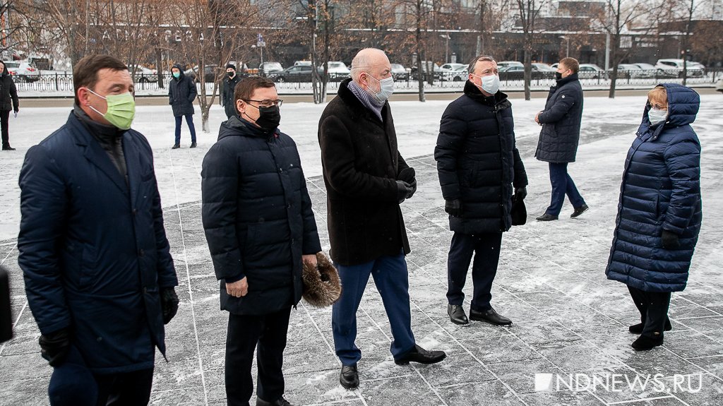 Новый День: Якушев, Куйвашев и Орлов возложили цветы к памятнику Ельцину (ФОТО)
