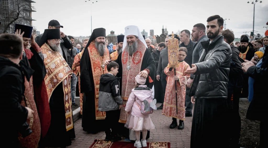 Новый День: На крестный ход вышли 4500 уральцев (ФОТО)