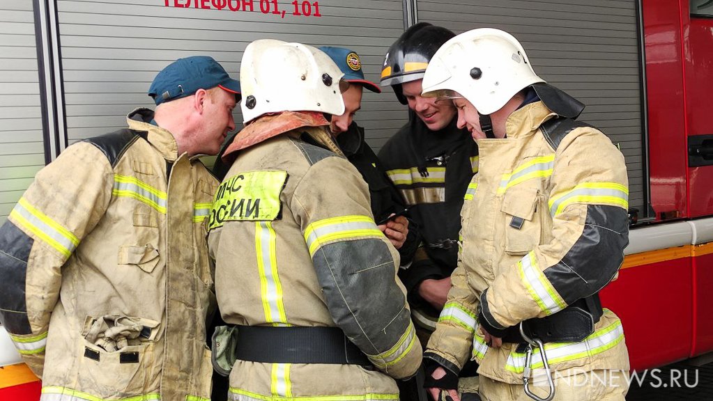 Новый День: Пожарные искали пострадавших на 48-м этаже башни Исеть (ФОТО, ВИДЕО)