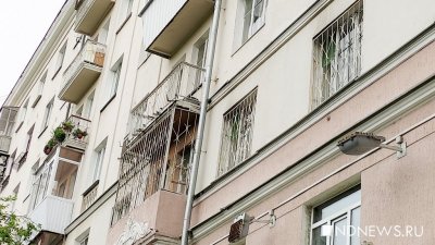 Развился отек мозга и полиорганная недостаточность: врачи Каменска-Уральского не смогли спасти девочку, выпавшую из окна
