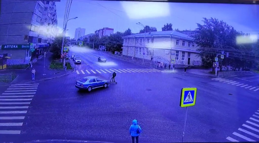 Новый День: В Екатеринбурге самокатчик без шлема получил тяжелые травмы головы (ФОТО)