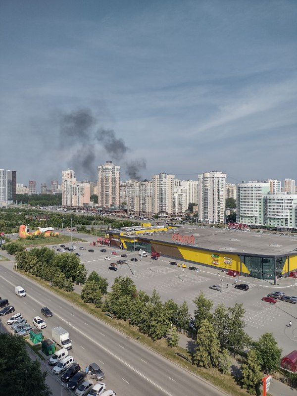 Новый День: В Екатеринбурге вспыхнула трансформаторная будка