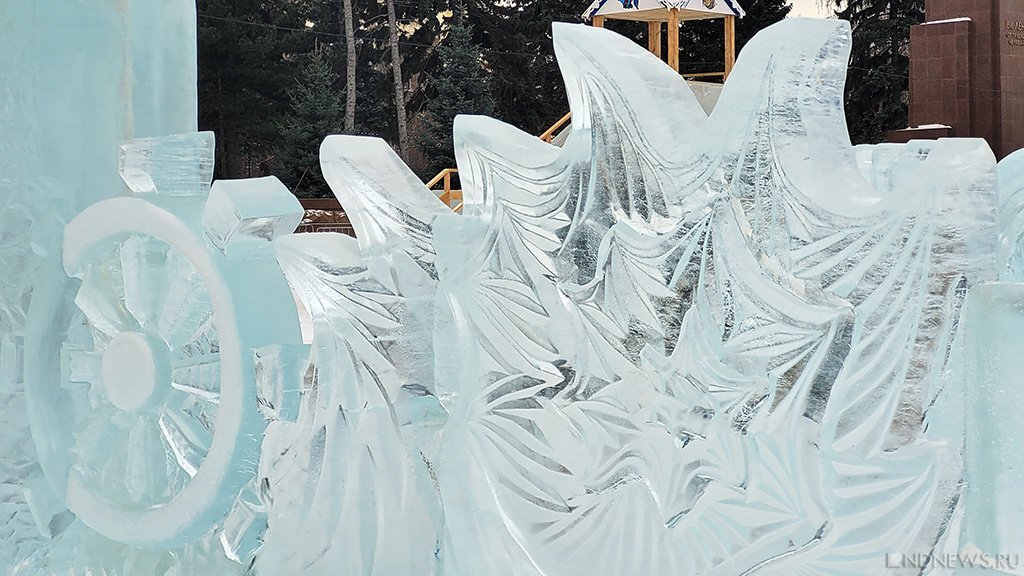 Ледовый городок в Екатеринбурге начнут строить без льда