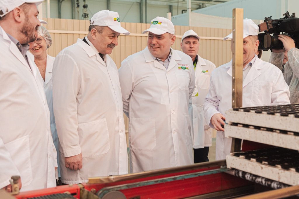 Новый День: Уральцы показали белорусам, как выращивают овощи (ФОТО)