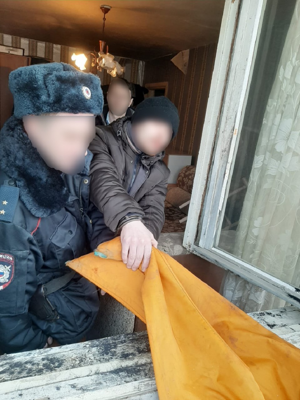 Новый День: В Кировграде двое рецидивистов выкинули третьего с балкона, когда разошлись во взглядах на образ тюремной жизни