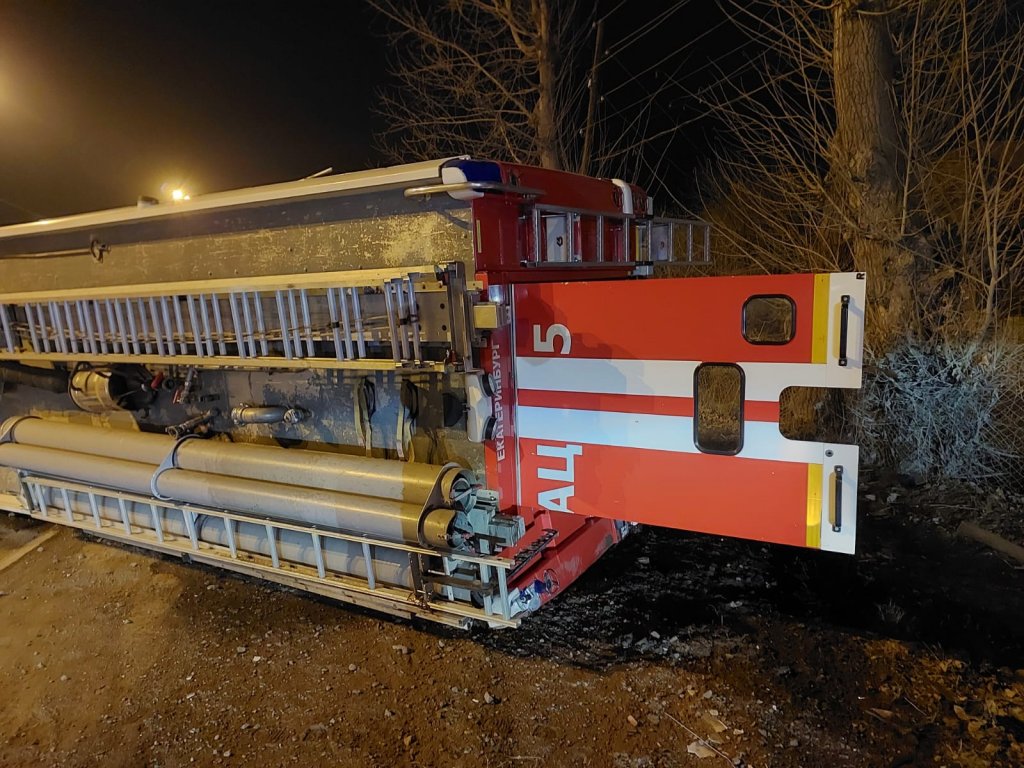 Новый День: Иномарка врезалась в пожарную машину, спешащую на вызов (ФОТО)