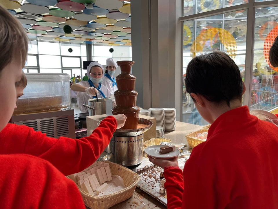 Новый День: Депутат Госдумы предложила транслировать опыт организации питания в Артеке на российские школы