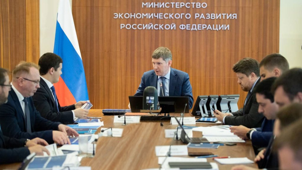 Новый День: Губернатор АРрюхов рассказал министру экономразивития Решетникову о проектировании горнолыжного комплекса
