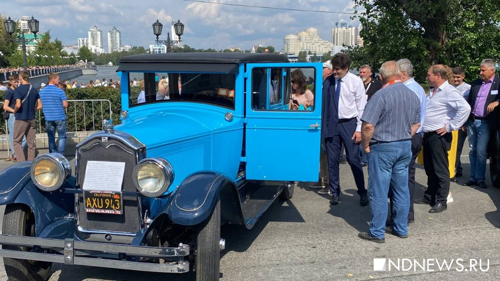 Ретро автомобиль в Узбекистане