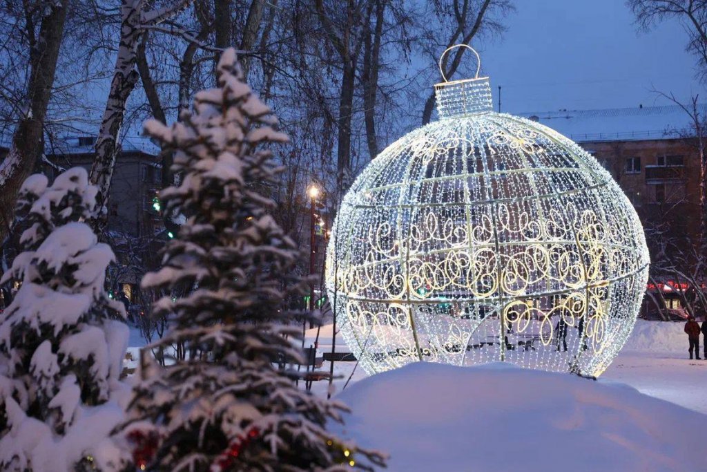 Новый День: Авторов новогоднего маршрута в Екатеринбурге наградили Еловой ветвью (ФОТО)