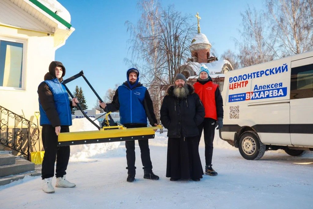 Новый День: На Эльмаше снег чистят на квадроциклах (ФОТО)