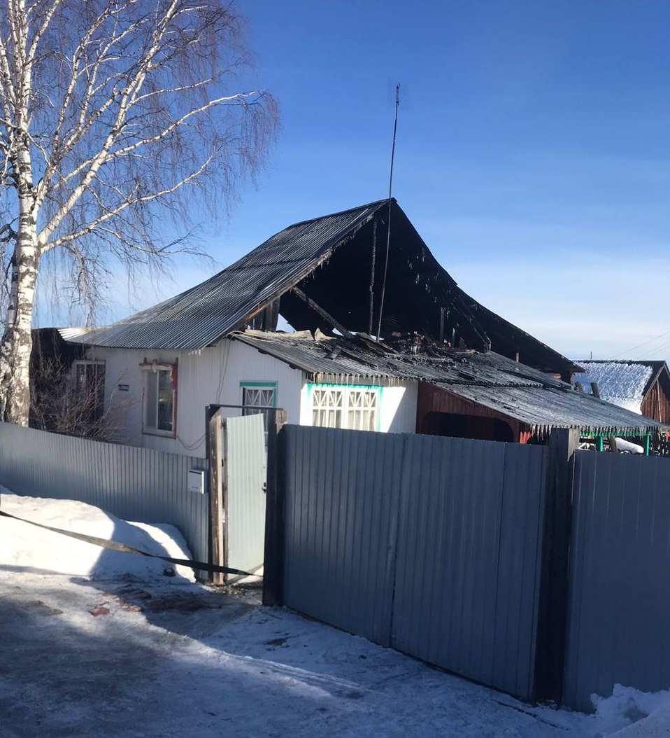 Новый День: Трое детей и их мать погибли на пожаре в уральском селе (ФОТО)