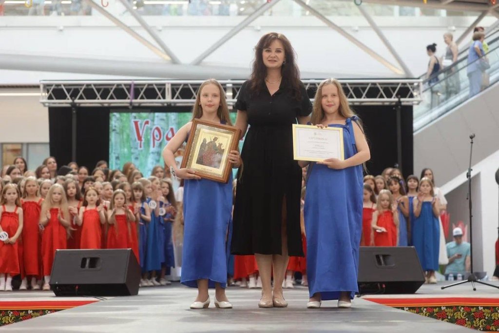 Новый День: В Екатеринбурге нашли обладательницу самой длинной косы (ФОТО, ВИДЕО)